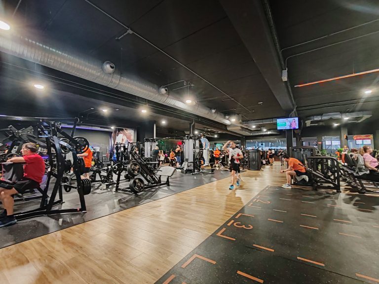 Cómo hacer tu rutina de gimnasio